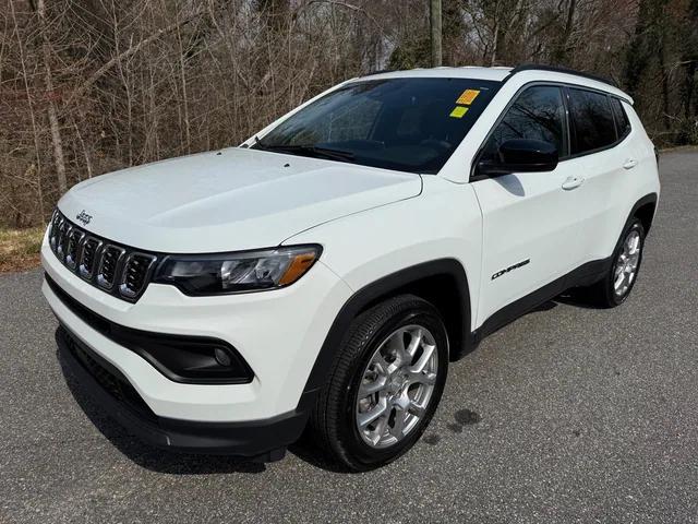 2024 Jeep Compass Latitude Lux FWD