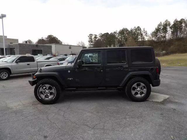 2016 Jeep Wrangler Unlimited Sahara
