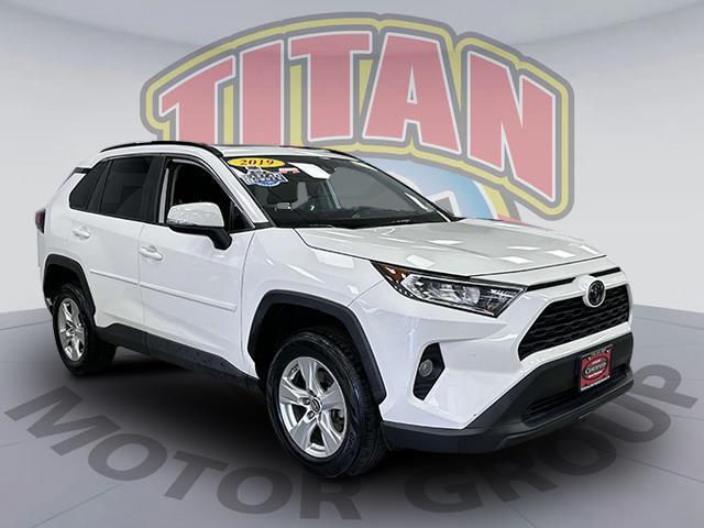2019 Toyota RAV4 XLE [4]