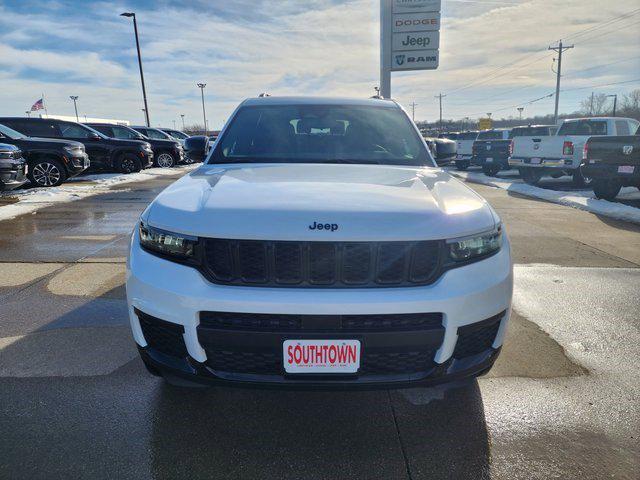 2023 Jeep Grand Cherokee L Altitude 4x2