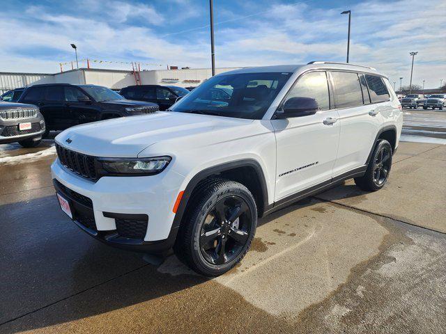 2023 Jeep Grand Cherokee L Altitude 4x2