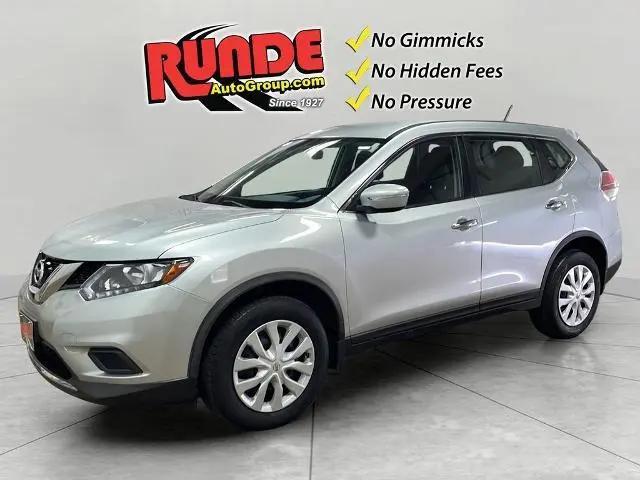 2015 Nissan Rogue S for sale in East Dubuque, IL