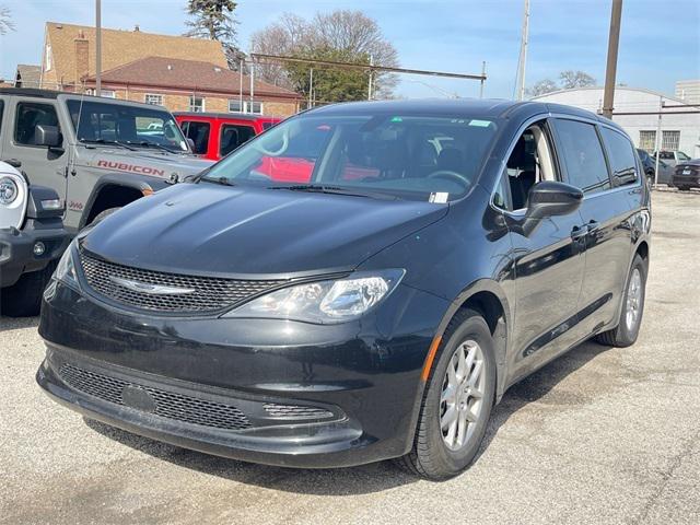 2022 Chrysler Voyager LX