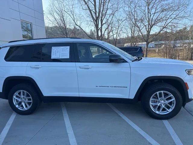 2022 Jeep Grand Cherokee L Laredo 4x4