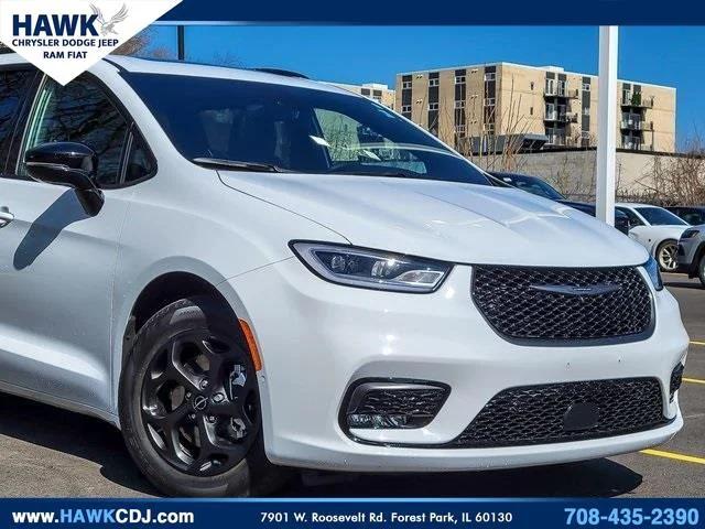 2024 Chrysler Pacifica Hybrid Premium S Appearance Pkg