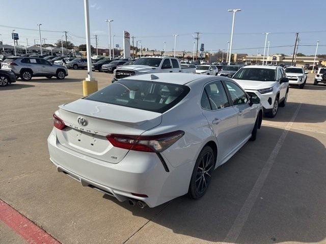 2022 Toyota Camry SE