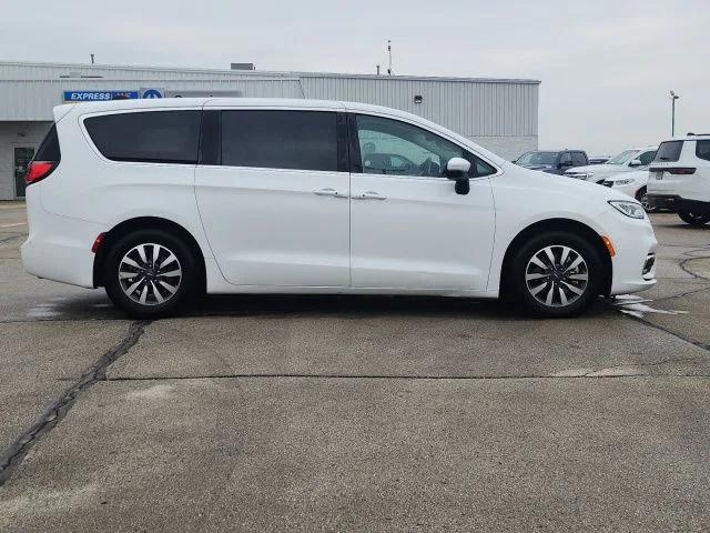 2023 Chrysler Pacifica Hybrid Touring L