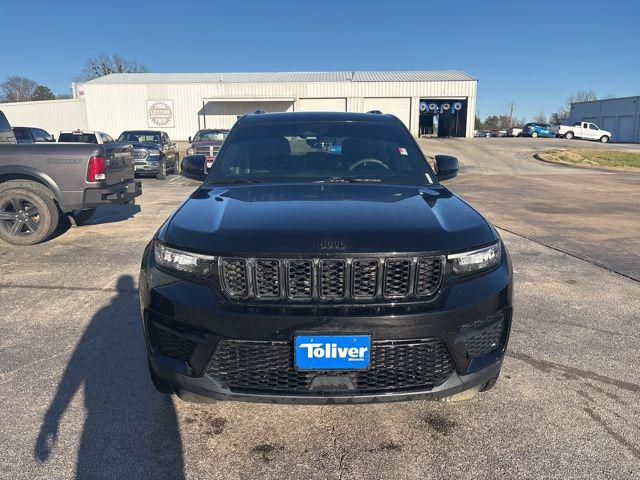 2023 Jeep Grand Cherokee Altitude 4x2