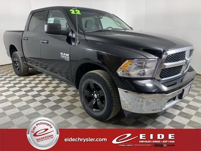 2022 RAM 1500 Classic SLT Crew Cab 4x4 57 Box