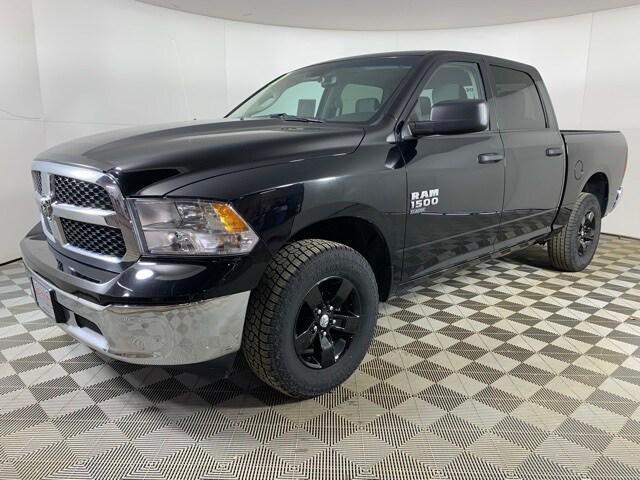 2022 RAM 1500 Classic SLT Crew Cab 4x4 57 Box