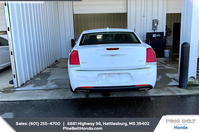 2022 Chrysler 300 Touring AWD