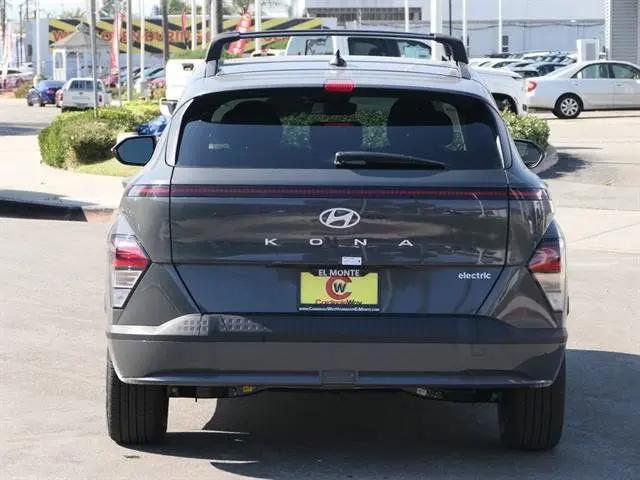 2025 Hyundai Kona EV SEL