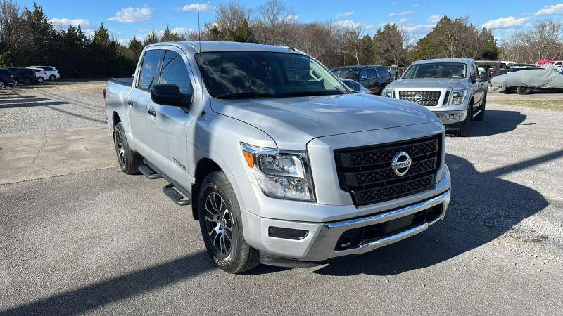 2021 Nissan Titan Crew Cab SV 4x4