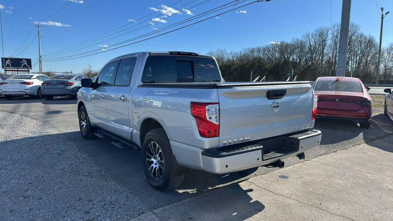 2021 Nissan Titan Crew Cab SV 4x4