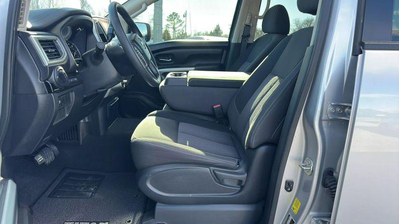 2021 Nissan Titan Crew Cab SV 4x4