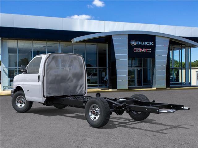 2025 GMC Savana Cutaway Work Van
