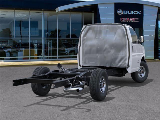 2025 GMC Savana Cutaway Work Van