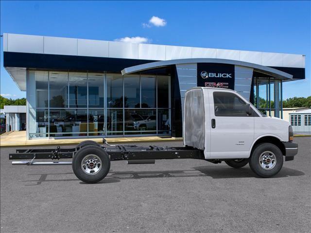 2025 GMC Savana Cutaway Work Van
