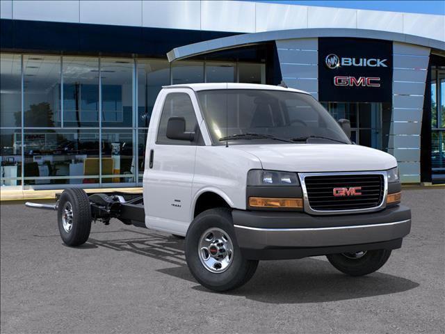 2025 GMC Savana Cutaway Work Van