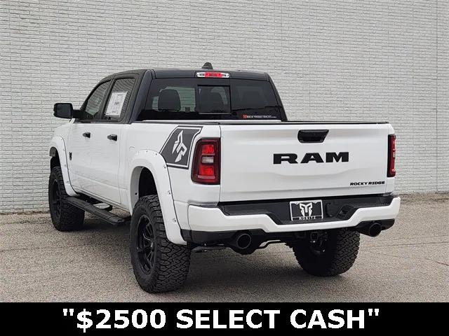 2025 RAM Ram 1500 RAM 1500 BIG HORN CREW CAB 4X4 57 BOX
