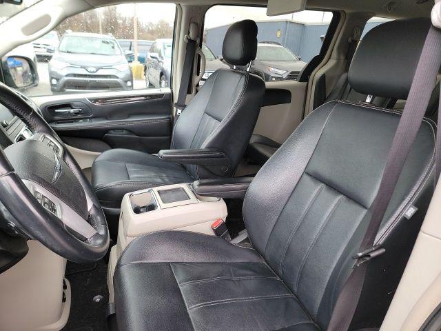 2014 Chrysler Town & Country Touring