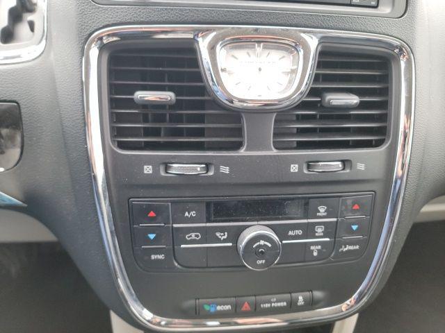 2014 Chrysler Town & Country Touring