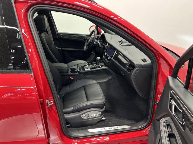 2025 Porsche Macan S