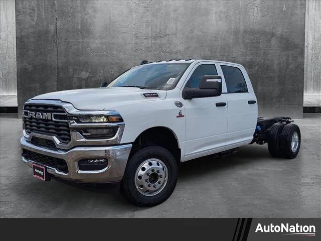 2025 RAM Ram 3500 Chassis Cab RAM 3500 TRADESMAN CREW CAB CHASSIS 4X4 60 CA