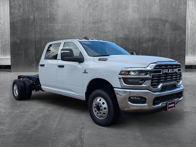 2025 RAM Ram 3500 Chassis Cab RAM 3500 TRADESMAN CREW CAB CHASSIS 4X4 60 CA
