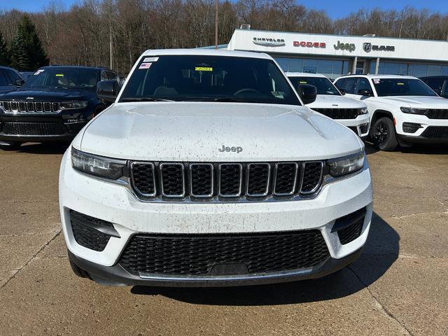 2025 Jeep Grand Cherokee GRAND CHEROKEE LAREDO 4X4