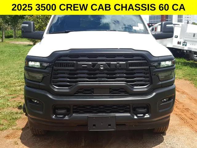 2025 RAM Ram 3500 Chassis Cab RAM 3500 TRADESMAN CREW CAB CHASSIS 4X4 60 CA