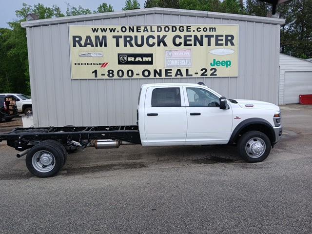 2025 RAM Ram 5500 Chassis Cab RAM 5500 TRADESMAN CHASSIS CREW CAB 4X4 84 CA