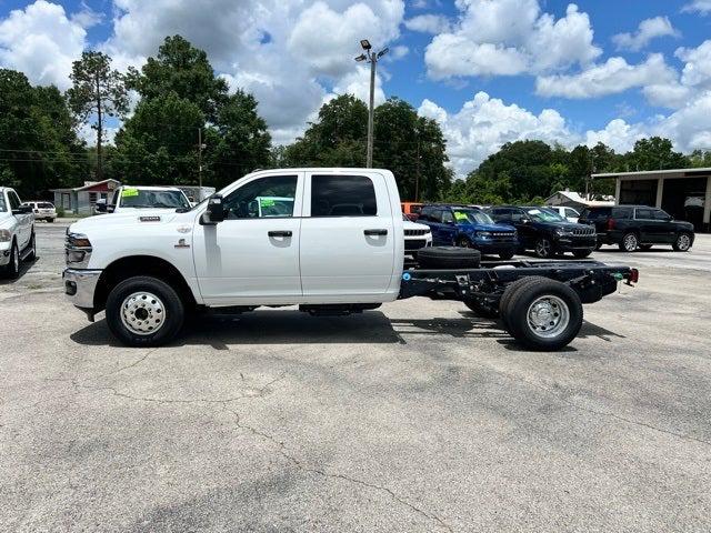 2025 RAM Ram 3500 Chassis Cab RAM 3500 TRADESMAN CREW CAB CHASSIS 4X4 60 CA