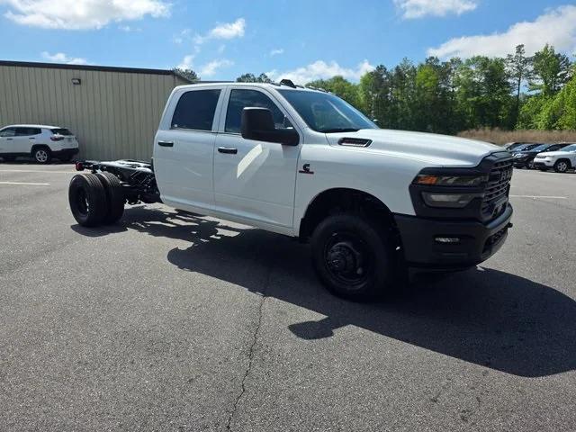 2025 RAM Ram 3500 Chassis Cab RAM 3500 TRADESMAN CREW CAB CHASSIS 4X4 60 CA