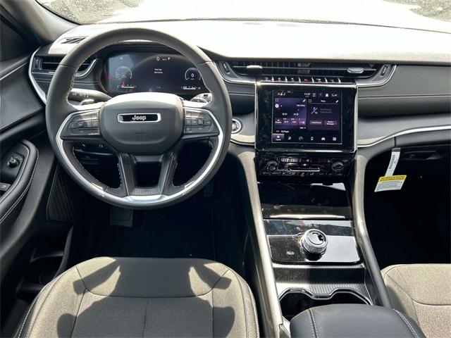 2025 Jeep Grand Cherokee GRAND CHEROKEE LAREDO X 4X4