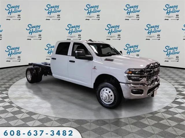 2025 RAM Ram 3500 Chassis Cab RAM 3500 TRADESMAN CREW CAB CHASSIS 4X4 60 CA