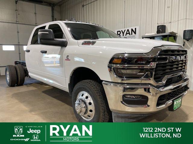2025 RAM Ram 3500 Chassis Cab RAM 3500 TRADESMAN CREW CAB CHASSIS 4X4 60 CA 2025 RAM Ram 3500 Chassis Cab RAM 3500 TRADESMAN CREW CAB CHASSIS 4X4 60 CA