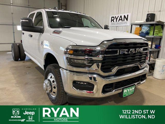 2025 RAM Ram 3500 Chassis Cab RAM 3500 TRADESMAN CREW CAB CHASSIS 4X4 60 CA 2025 RAM Ram 3500 Chassis Cab RAM 3500 TRADESMAN CREW CAB CHASSIS 4X4 60 CA