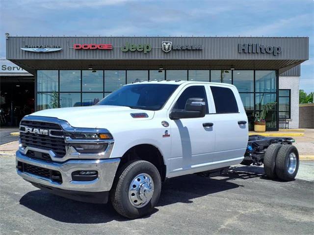 2025 RAM Ram 3500 Chassis Cab RAM 3500 TRADESMAN CREW CAB CHASSIS 4X4 60 CA