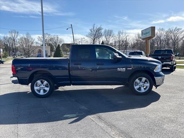 2024 RAM Ram 1500 Classic RAM 1500 CLASSIC TRADESMAN QUAD CAB 4X4 64 BOX
