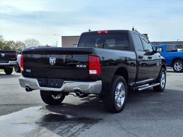 2024 RAM Ram 1500 Classic RAM 1500 CLASSIC TRADESMAN QUAD CAB 4X4 64 BOX