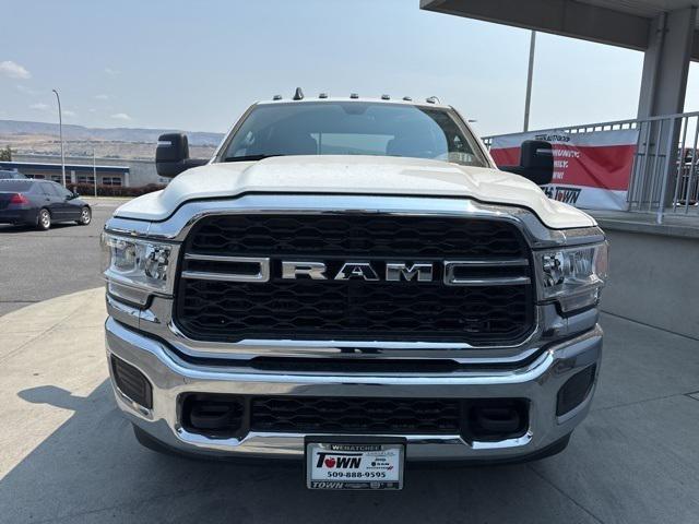 2024 RAM Ram 3500 Chassis Cab RAM 3500 TRADESMAN CREW CAB CHASSIS 4X4 60 CA