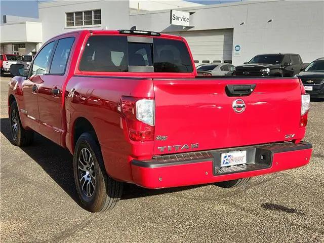 2022 Nissan TITAN Crew Cab SV 4x2