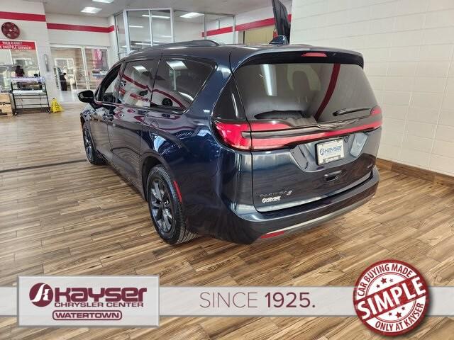 2022 Chrysler Pacifica Touring AWD