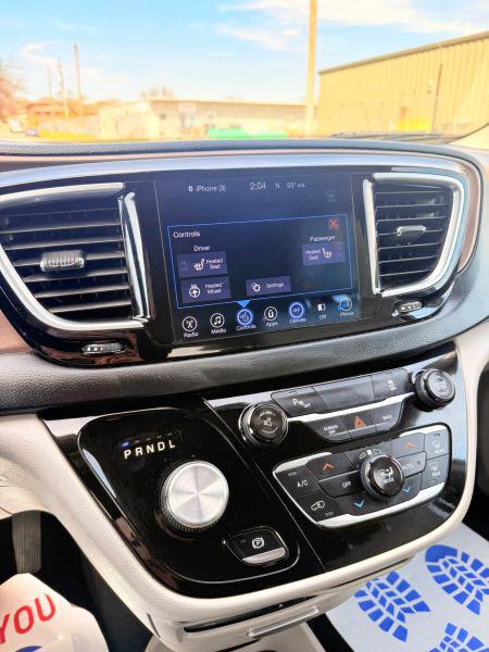 2017 Chrysler Pacifica Touring-L Plus