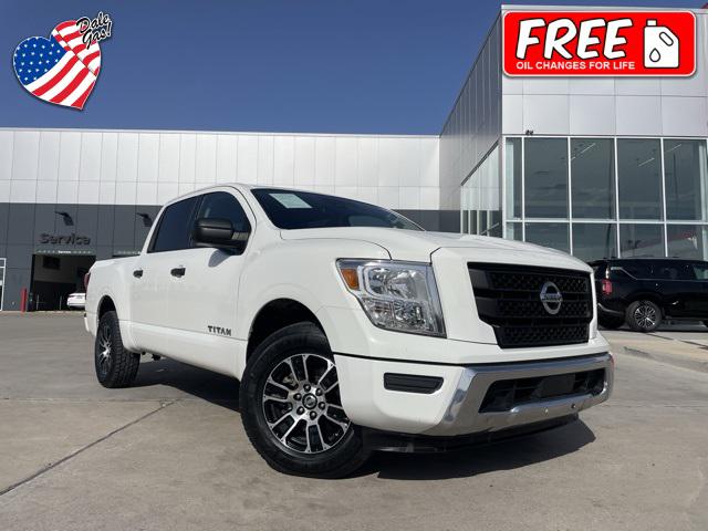 2022 Nissan TITAN Crew Cab SV 4x2