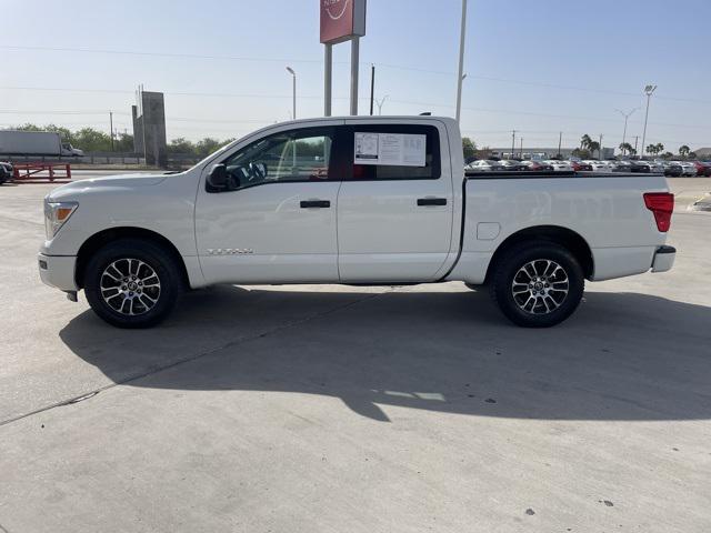 2022 Nissan TITAN Crew Cab SV 4x2