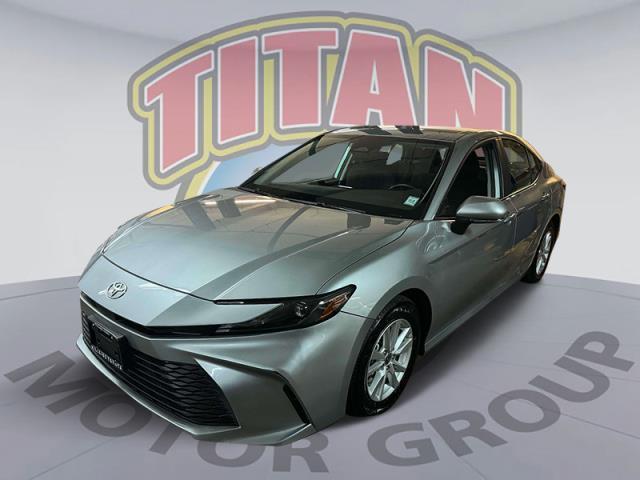 2025 Toyota Camry LE [2]