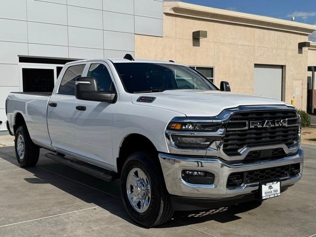 2025 RAM Ram 3500 RAM 3500 TRADESMAN CREW CAB 4X4 8 BOX