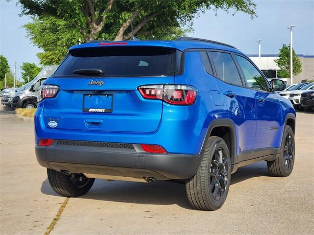 2025 Jeep Compass COMPASS LATITUDE 4X4